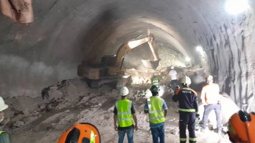 中泰铁路在建隧道塌方事故深度探究，失踪人员的命运与工程安全挑战