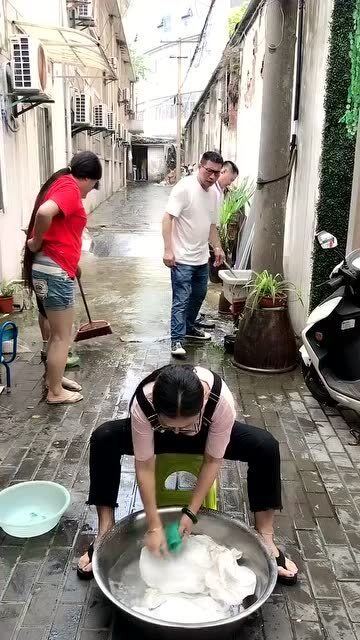 东北雨姐打人事件与粉条质量争议