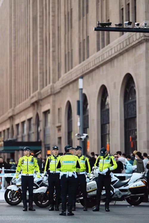 外滩这群一拐警察成别样风景